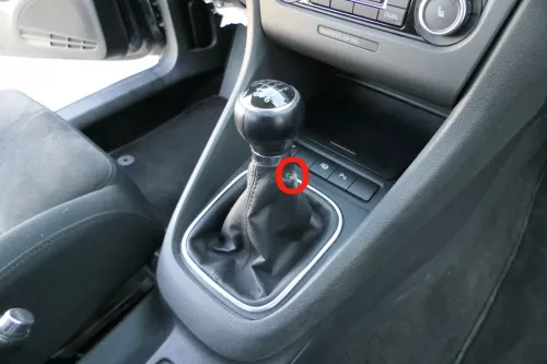 VW Golf 6 Schaltknauf Schaltsack Schaltung Schaltknüppel original 6-Gang Leder (201182)