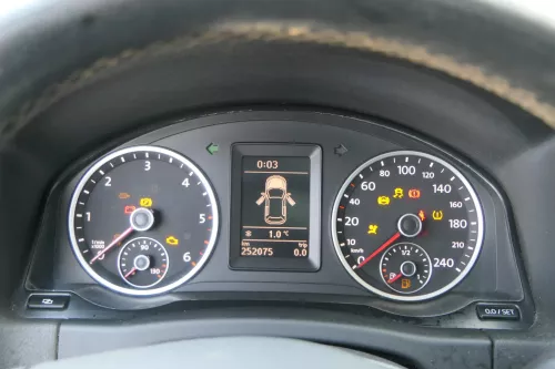 VW Tiguan 5N Tacho Tachometer Kombiinstrument 252.000km 5N0920872A TDI