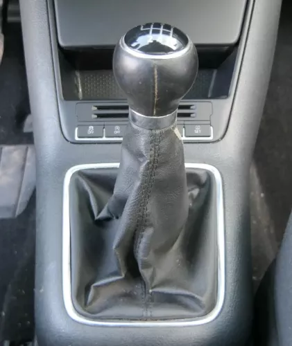 VW Tiguan 5N Schaltknauf Schaltsack Schaltung Schaltknüppel 6-Gang Leder (201283)
