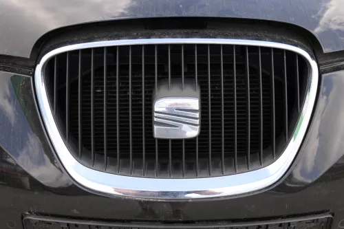 Seat Leon 1P Grill Kühlergrill schwarz (128347)