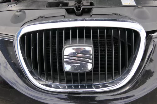 Seat Altea 5P Toledo 1P Grill Kühlergrill Zeichen 5P0853654 Emblem (171303)