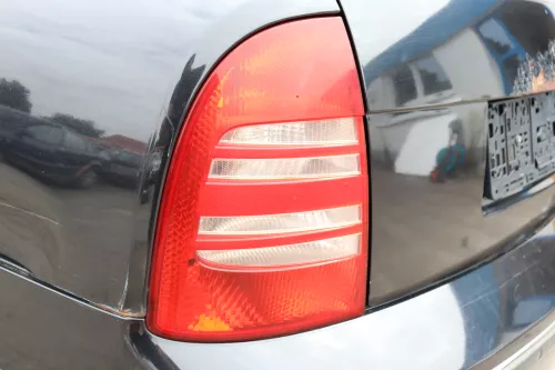 Skoda Superb 3U Limo Rücklicht hinten links 3U5945111 Rückleuchte Heckleuchte (110204)