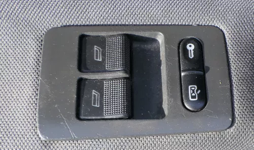 VW Polo 6N2 elektrischer Fensterheber Schalter Schaltereinheit links schwarz (173160)
