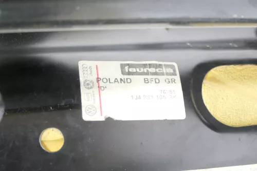VW Golf 4 1J Bora Sitz vorne links Fahrersitz 4/5Türer Variant Kombi  (148697)