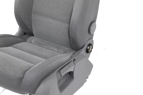 VW Touran 1T3 1T Sitz vorne links Fahrersitz Höhenverstellbar (148821)