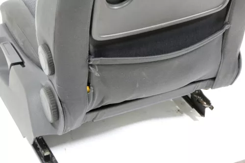 VW Touran 1T3 1T Sitz vorne links Fahrersitz Höhenverstellbar Tisch (148863)