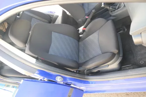 Q582 VW Caddy 2K Sitz vorne links Fahrersitz + rechts Beifahrersitz - 2 Stück Sp