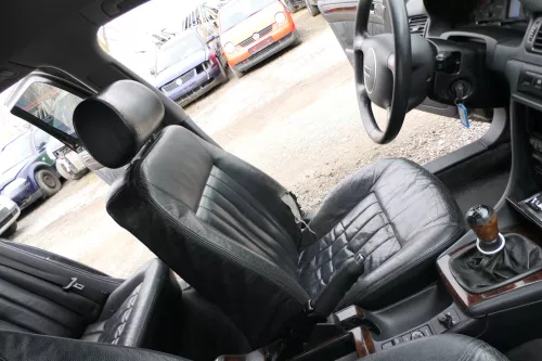Q597 Audi A6 4B auch Kombi Sitz vorne links Fahrersitz Leder Ledersitz elektrisc