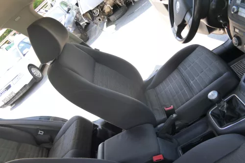 Q680 VW Golf Plus 5M Golf 6 1K 5K Kombi Sitz vorne links Fahrersitz 4/5-Türer - (170868)