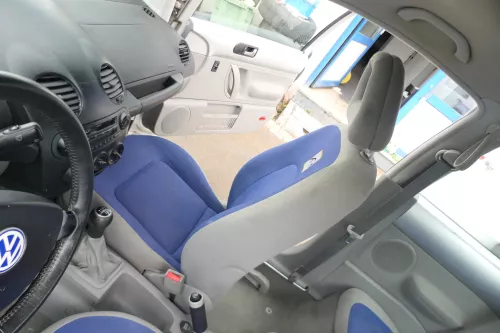 Q708 VW New Beetle 9C 1Y Sitz vorne rechts Beifahrersitz grau blau (171739)