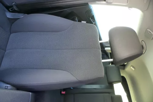 Q749 VW Passat 3C B6 Kombi Sitz vorne links Fahrersitz elektrisch SHZ schwarz (174057)