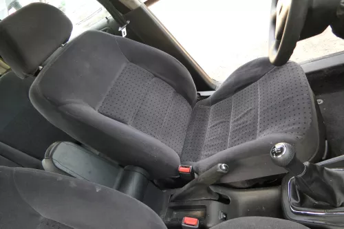 Q775 Golf 4 1J Bora Sitz vorne links Fahrersitz 4/5Türer Variant Kombi Velour (175254)