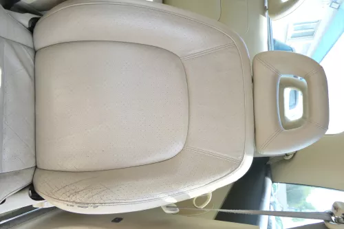 Q757 VW New Beetle 9C 1Y Sitz vorne links Fahrersitz Leder creme beige besch SHZ (175378)