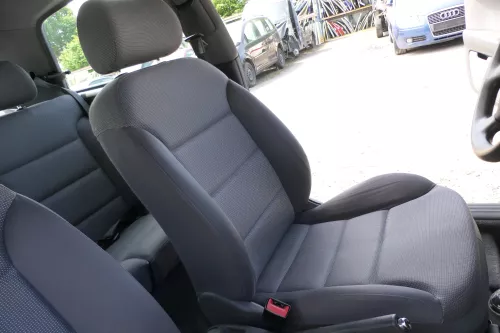 Q784 A3 8L Sitz vorne links Fahrersitz 2/3-Türer vorn schiefer grau Airbag (175475)
