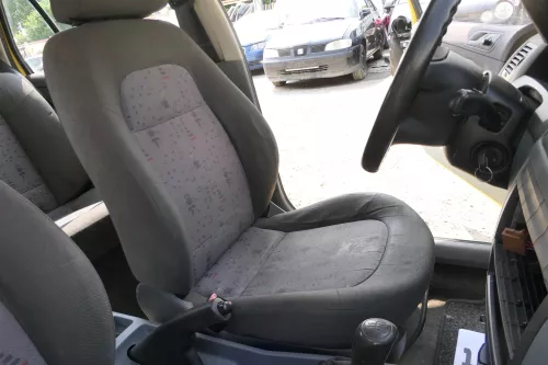 Q792 Skoda Fabia 6Y Sitz vorne links Fahrersitz Sitze vorn (175777)
