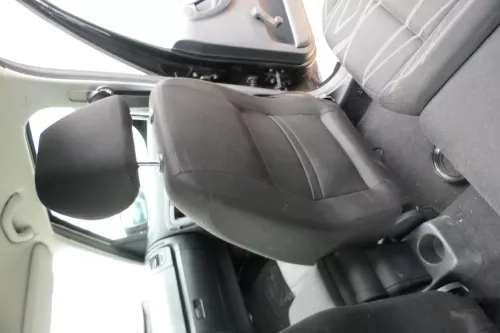 Q832 Skoda Fabia Roomster 5J Sitz vorne rechts Beifahrersitz SHZ (177444)