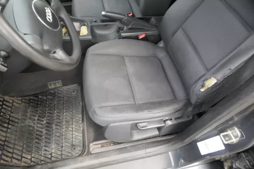 Q951 Audi A4 8E B6 auch Kombi Sitz vorne links Fahrersitz 4/5-Türer  Sitzheizung (181409)