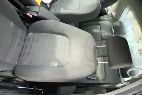 Q841 VW New Beetle 9C 1Y Sitz vorne links Fahrersitz (181826)