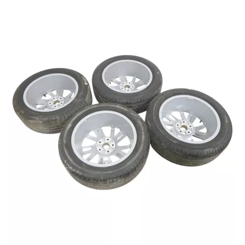 4x Q2 Alufelgen Reifen Felgen 215/55 R17 94V 6,5mm 81A601025C NEUWAGEN Sommer (201837)