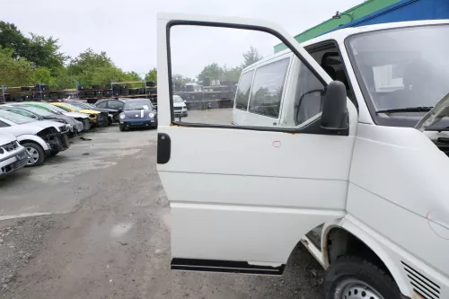 VW T4 Tür vorne rechts weiß R902 Beifahrertür Caravelle 7D0831056C ohneAnbauteil (177129)