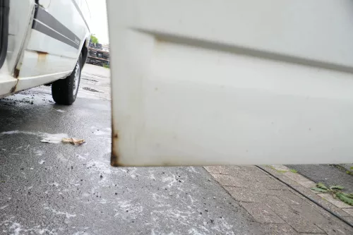 VW T4 Tür vorne links Fahrertür Caravelle Multiavan weiß R902 -ohne Anbaute (177139)