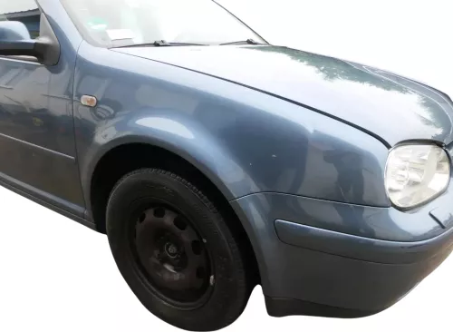 VW Golf 4 Kotflügel vorne rechts blau LD5X - Delle (201857)
