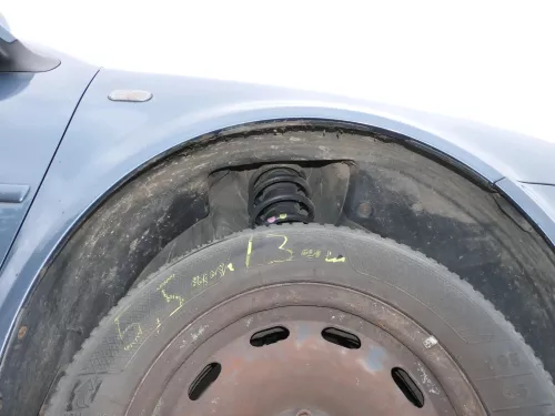 VW Golf 4 Kotflügel vorne rechts blau LD5X - Delle (201857)