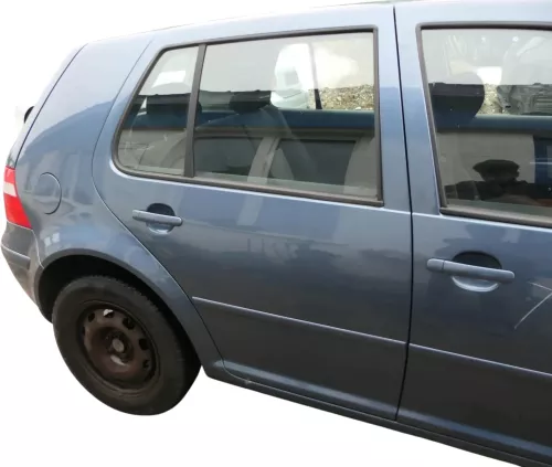 VW Golf 4 Limousine Tür hinten rechts blau LD5X (KEINkombi) ohne Anbauteile (201860)