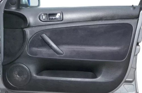 1x Passat 3B 3BG Türverkleidung Verkleidung Tür vorne rechts Griff Öffner schwar
