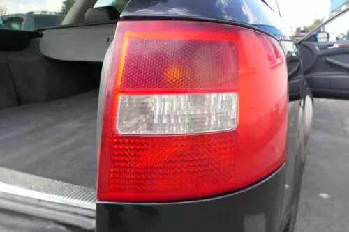 Audi A6 4B Kombi Avant Rücklicht hinten rechts Heckleuchte 4B9945096F Facelift (125608)