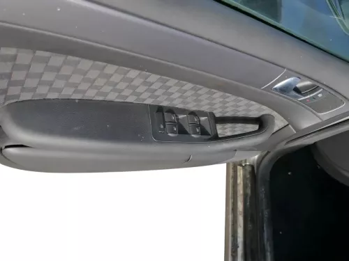 1x A6 4B Türverkleidung Verkleidung Tür vorne links schwarz (202047)