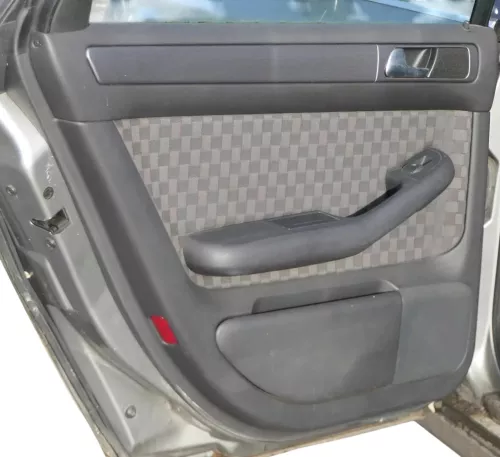 1x A6 4B Türverkleidung Verkleidung Tür hinten links schwarz soul