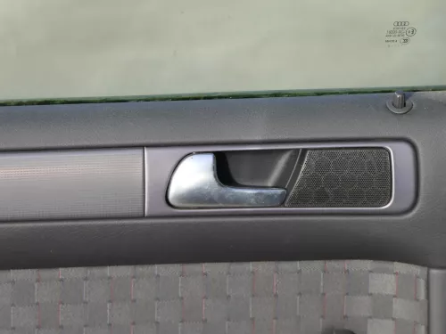 1x A6 4B Türverkleidung Verkleidung Tür hinten links schwarz soul (202050)