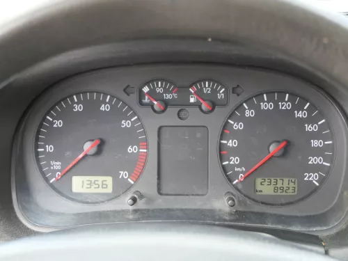 VW Golf 4 Tacho Tachometer Kombiinstrument 233.000km 1J0920802 1,4 16V 75PS 55kw