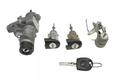 VW Golf 4 Lim Schloßsystem 2x Türschloß 1x Schlüssel Schloß Zündschloß Hecksch O