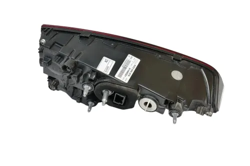 Audi A4 8W Avant Kombi hinten rechts 8W9945076 Rückleuchte innen (200801)