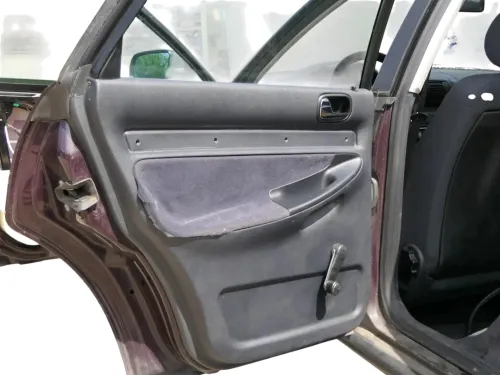 1x Audi A4 B5 Türverkleidung Verkleidung Tür hinten links  Griff Öffner