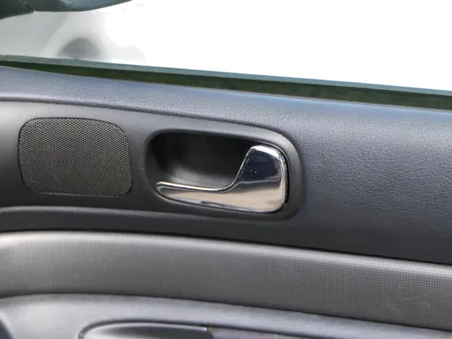 1x Audi A4 B5 Türverkleidung Verkleidung Tür vorne rechts Griff Öffner (202112)