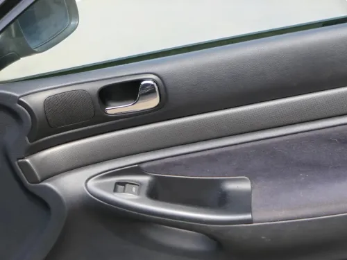 1x Audi A4 B5 Türverkleidung Verkleidung Tür vorne rechts Griff Öffner (202112)