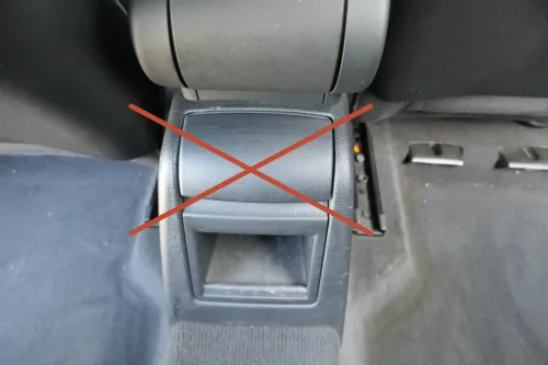 Audi A3 8P Mittelarmlehne Armlehne Fach original Leder - Griff defekt (202199)