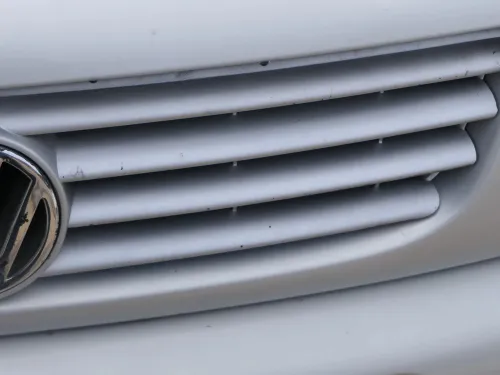 VW Polo 6N Kühlergrill Grillleiste vorne + Leiste Grill silber LB7Z (202310)