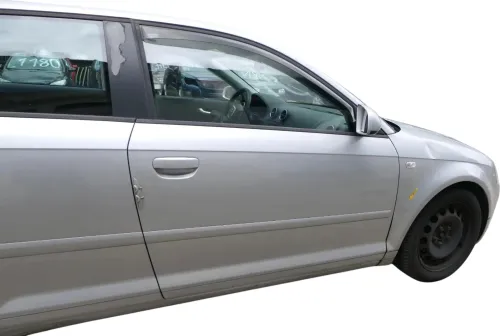 Audi A3 8P 2/3-Türer Tür vorne rechts Beifahrertür Türblatt grau silber LX7W (202434)