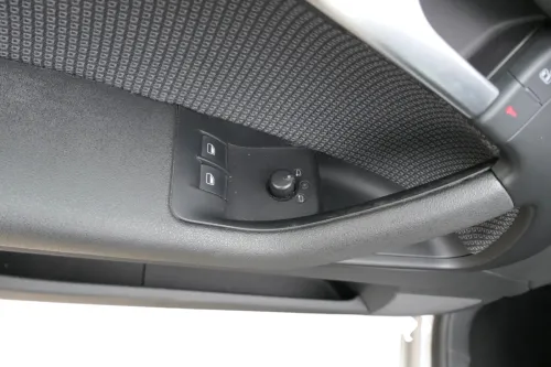 1x Audi A3 8P Türverkleidung Verkleidung Tür vorne links schwarz 2/3-Türer Griff (202435)