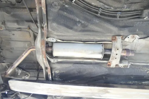 VW Golf 3 Auspuff Mitteltopf + Endschalldämpfer 1,8 AAM ANN Benziner (202530)