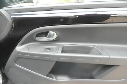 VW Up Mii Citigo Türverkleidung Verkleidung Tür vorne rechts schwarz 2/3-Türer (202587)