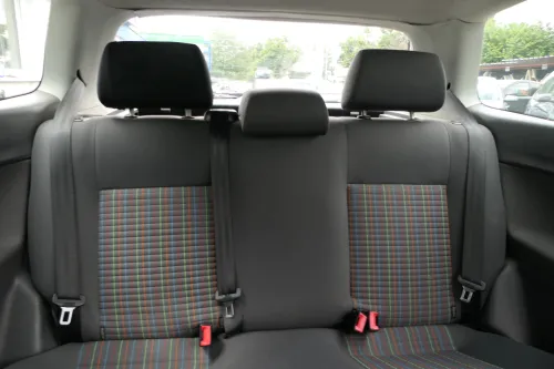 VW Polo 9N 9N3 Sitz Rückbank Sitzfläche Sitze 3 Punkt Gurt hinten mit Kopfstütze (202675)